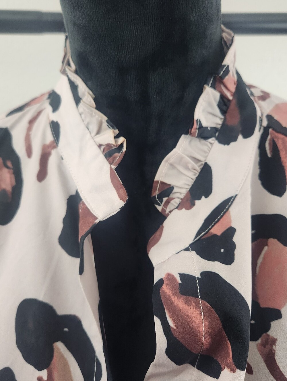 Eloquii Abstract Leopard-Print Ruffle Collar Button-Down - Picture 5 of 8
